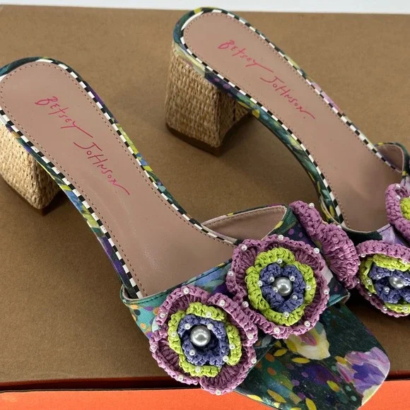 Betsey Johnson Dietrich Bright Multi Floral Pearl Beaded Summer 3" Heel Womens 9 - Picture 3 of 10